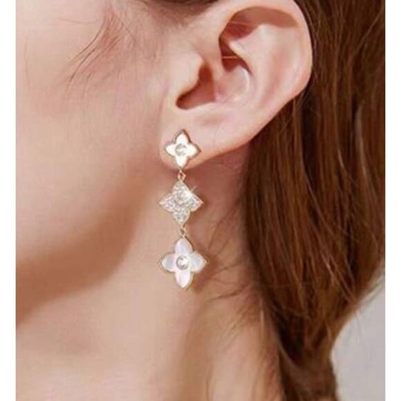 Beautiful Drop Earrings - Picture 6 of 6